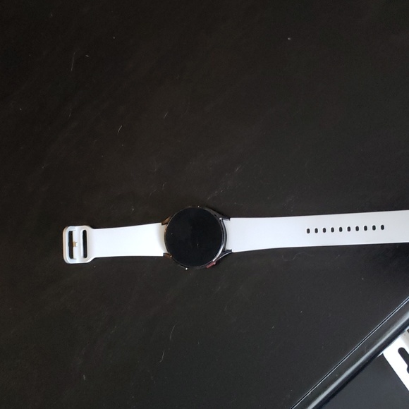 Samsung Galaxy 4 smart watch - Picture 1 of 3